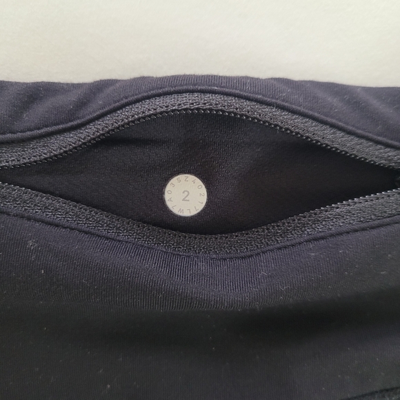 Lululemon Run Times Short 4-way Stretch 4" Size 2 Black Lined - Picture 8 of 10